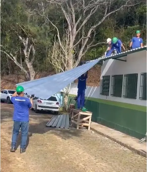 Leia mais sobre o artigo Obra da Creche Paraíso entra na fase de concretagem da área interna e fixação do novo telhado