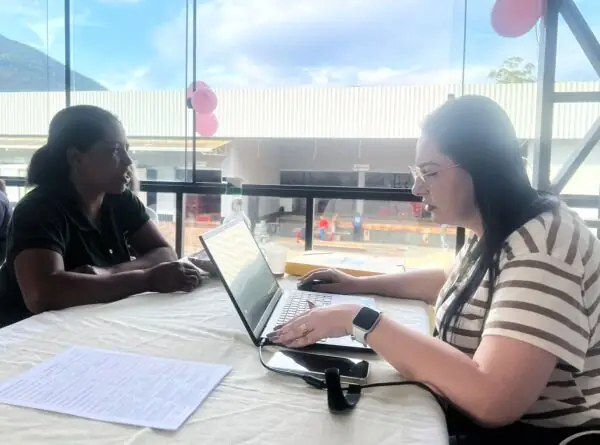 Leia mais sobre o artigo Outubro Rosa: CRAS Bonsucesso participa de ação sobre saúde da mulher