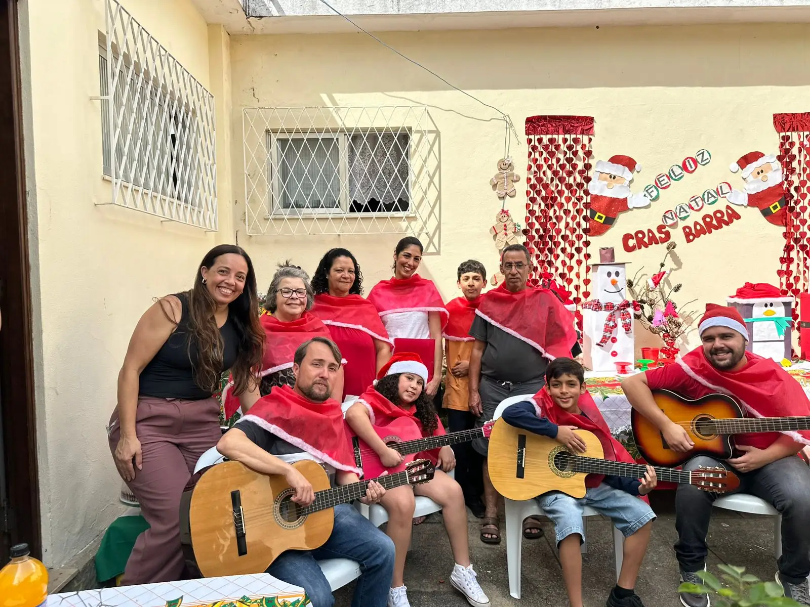 Leia mais sobre o artigo Natal do CRAS Barra: tarde de celebração e integração com famílias atendidas