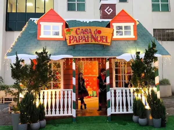 Leia mais sobre o artigo ‘Natal Iluminado’ 2025: Passeio gratuito de trenzinho garante alegria de adultos e crianças em Teresópolis