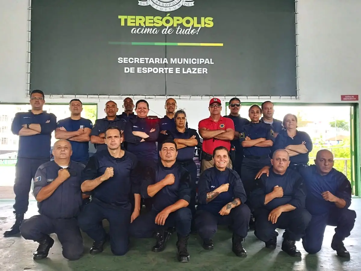 Leia mais sobre o artigo Agentes da GCM fazem curso de operador de instrumento de menor potencial ofensivo em  Teresópolis 