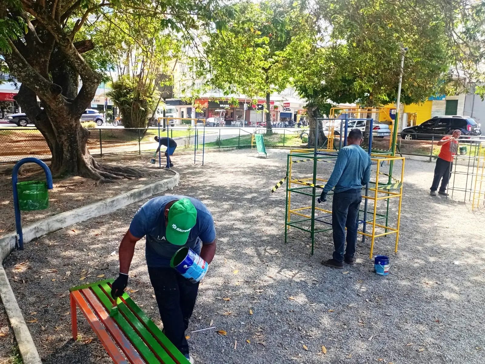 No momento, você está visualizando Prefeitura de Teresópolis recupera e pinta brinquedos na Praça Olímpica