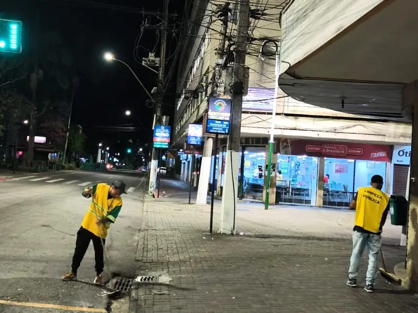 Leia mais sobre o artigo Prefeitura de Teresópolis reforça limpeza noturna de vias e espaços públicos