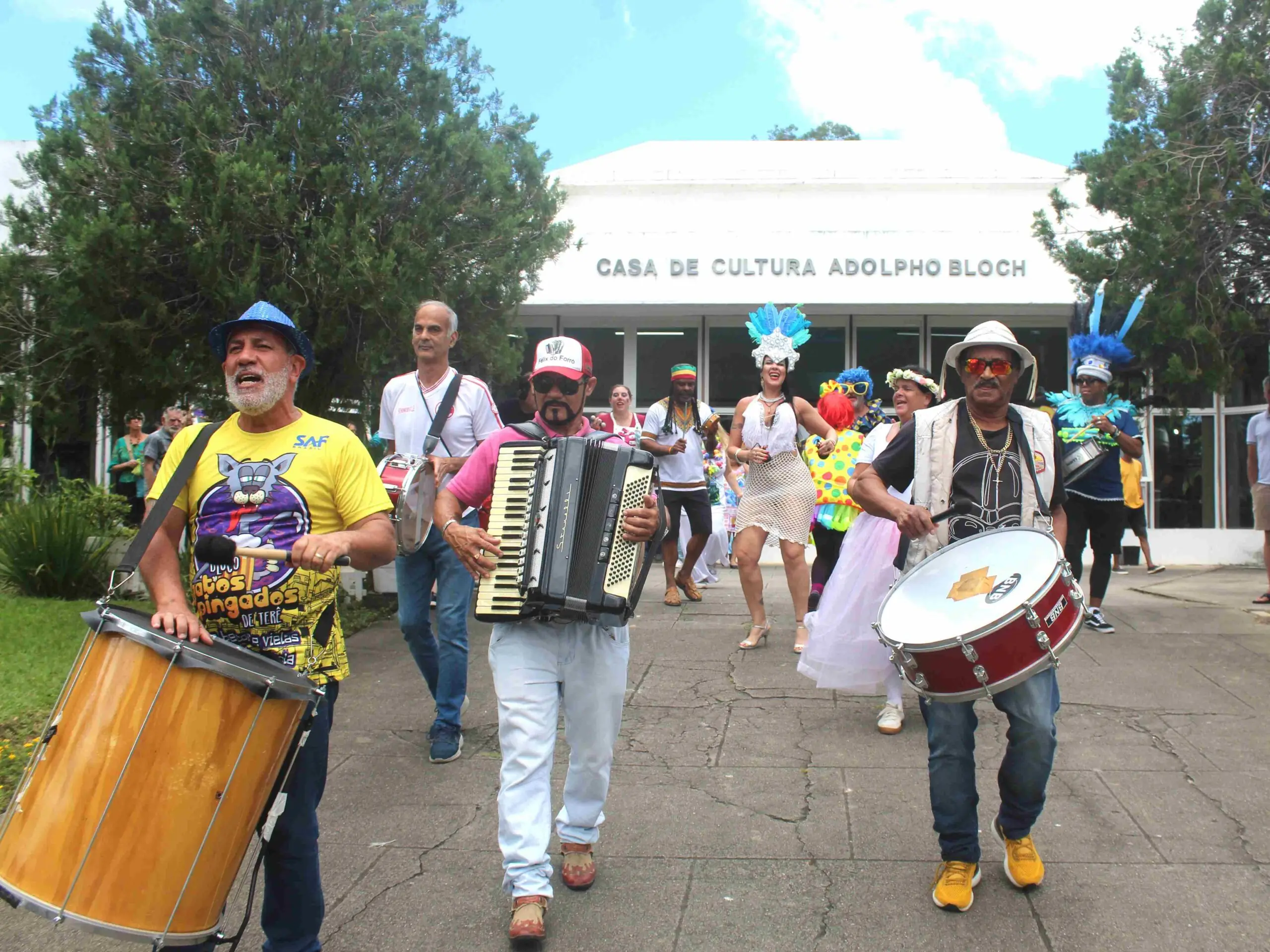 Leia mais sobre o artigo Cortejo de Carnaval agita o Cultura de Raiz na Casa de Cultura de Teresópolis