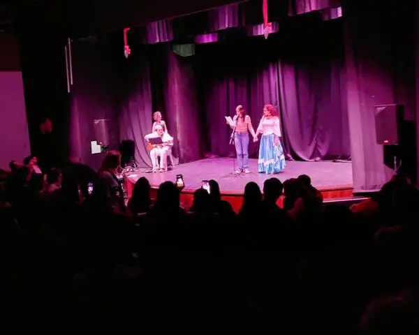 Leia mais sobre o artigo Público interage e aplaude atrações do projeto ‘Coragem é Coisa de Mulher’ na Casa de Cultura de Teresópolis