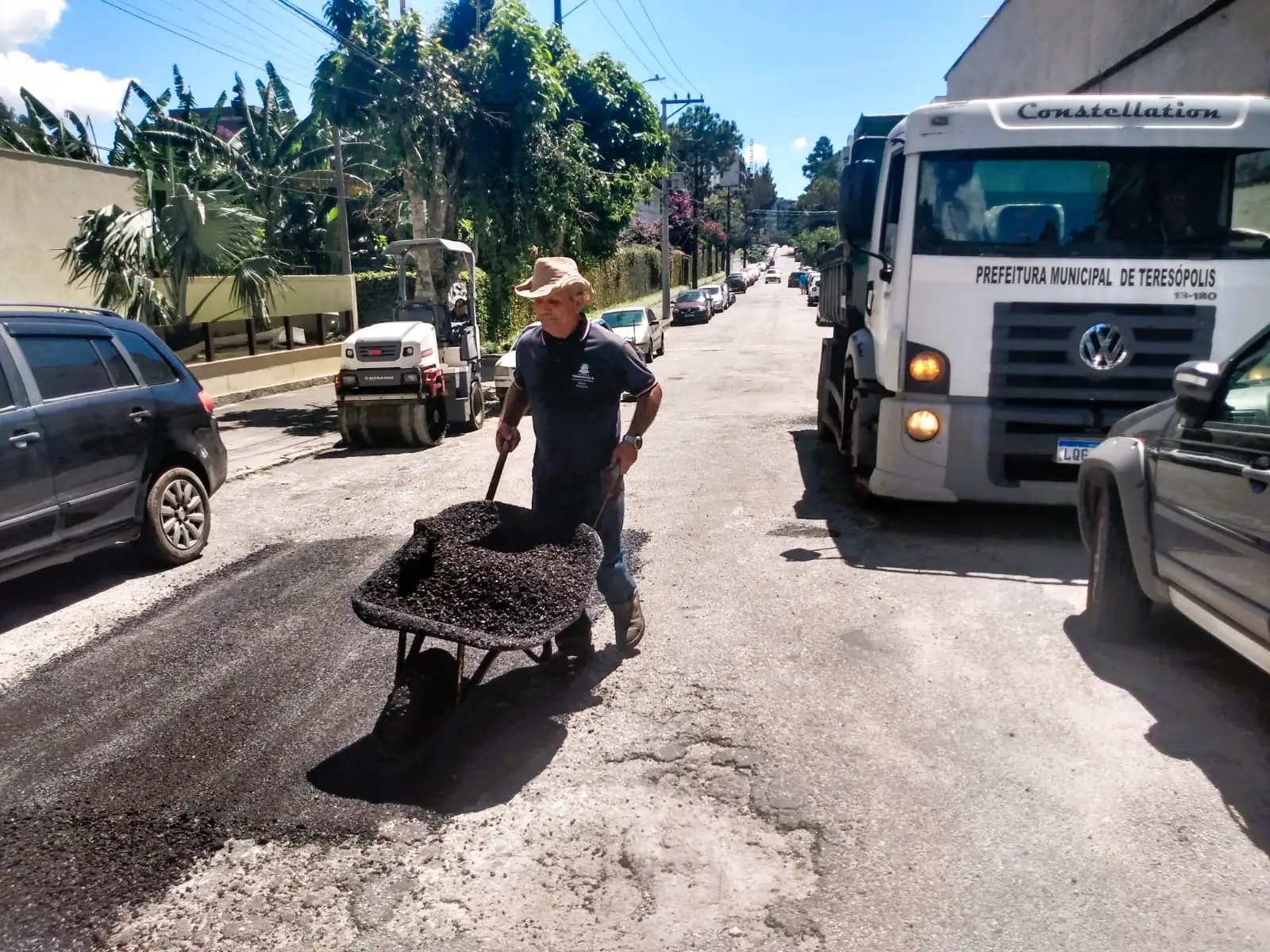 Leia mais sobre o artigo Prefeitura de Teresópolis intensifica manutenção viária e da rede elétrica