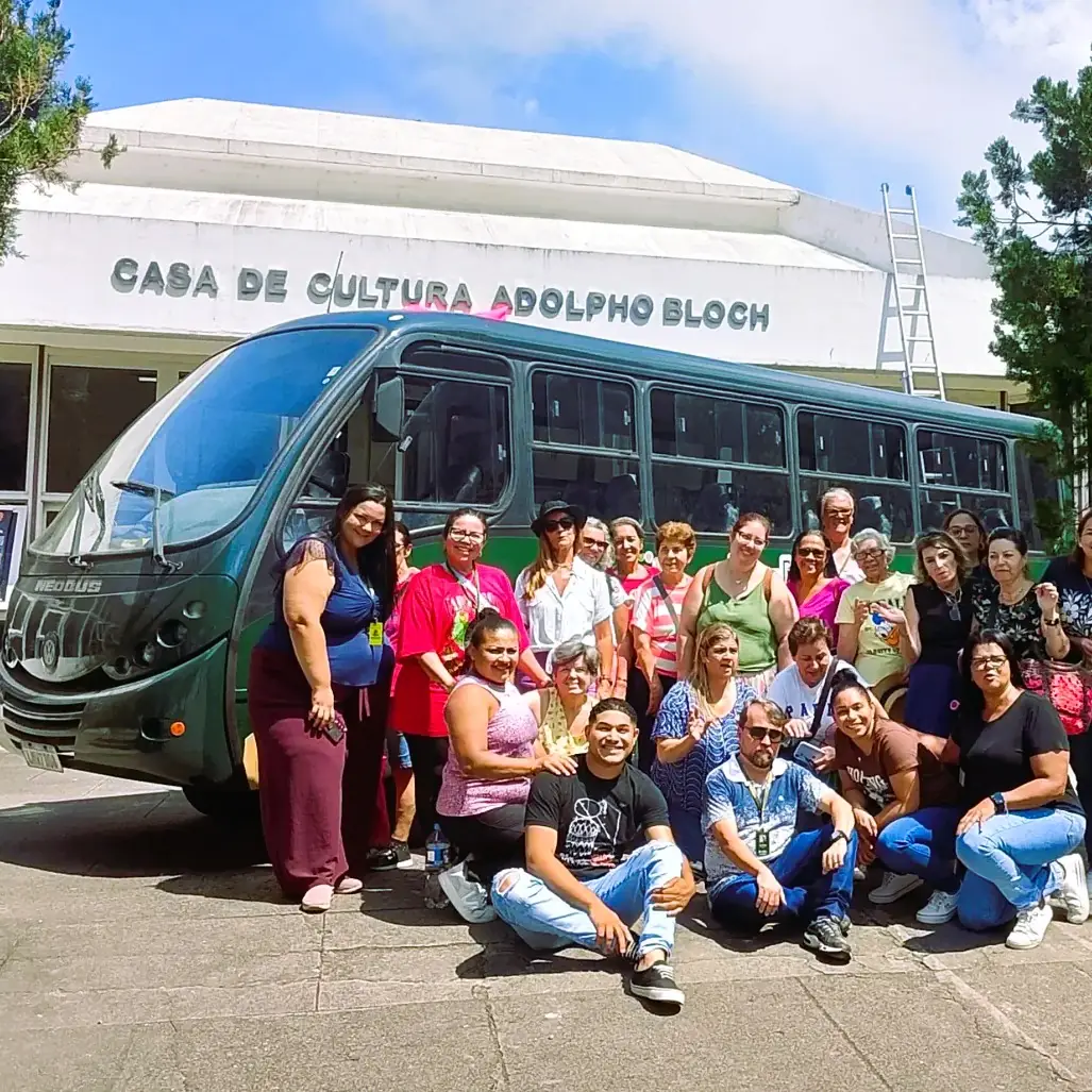 Leia mais sobre o artigo Casa de Cultura de Teresópolis recebe visita de usuárias do CRAS Alto